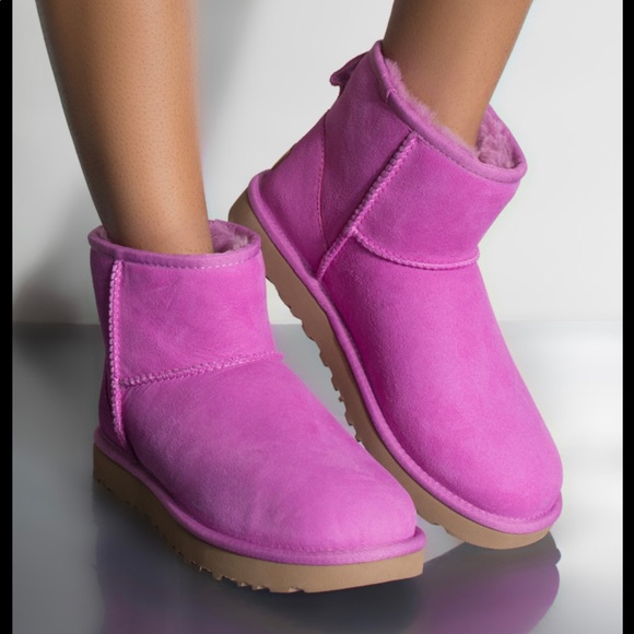 🎉HP🎉Ugg Classic Mini - Picture 2 of 6